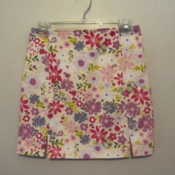 Love on a hanger floral mini skirt - Picture 1 of 5